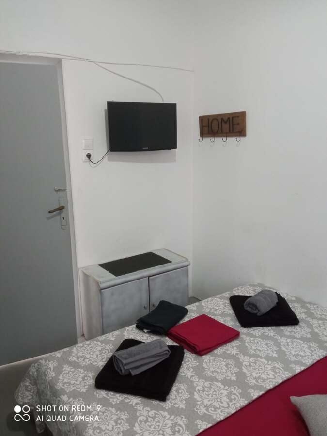 Welcome To Giouli'S Home ! 엘라포니소스 외부 사진